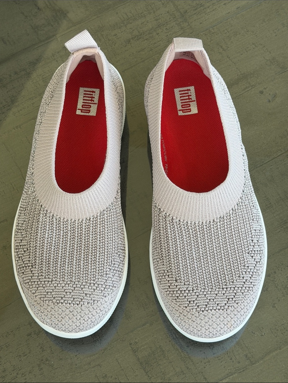 Fitflop Knit Slip-On Sneakers in Dusty Mauve and White. Womens Size 6.5 - Picture 4 of 7
